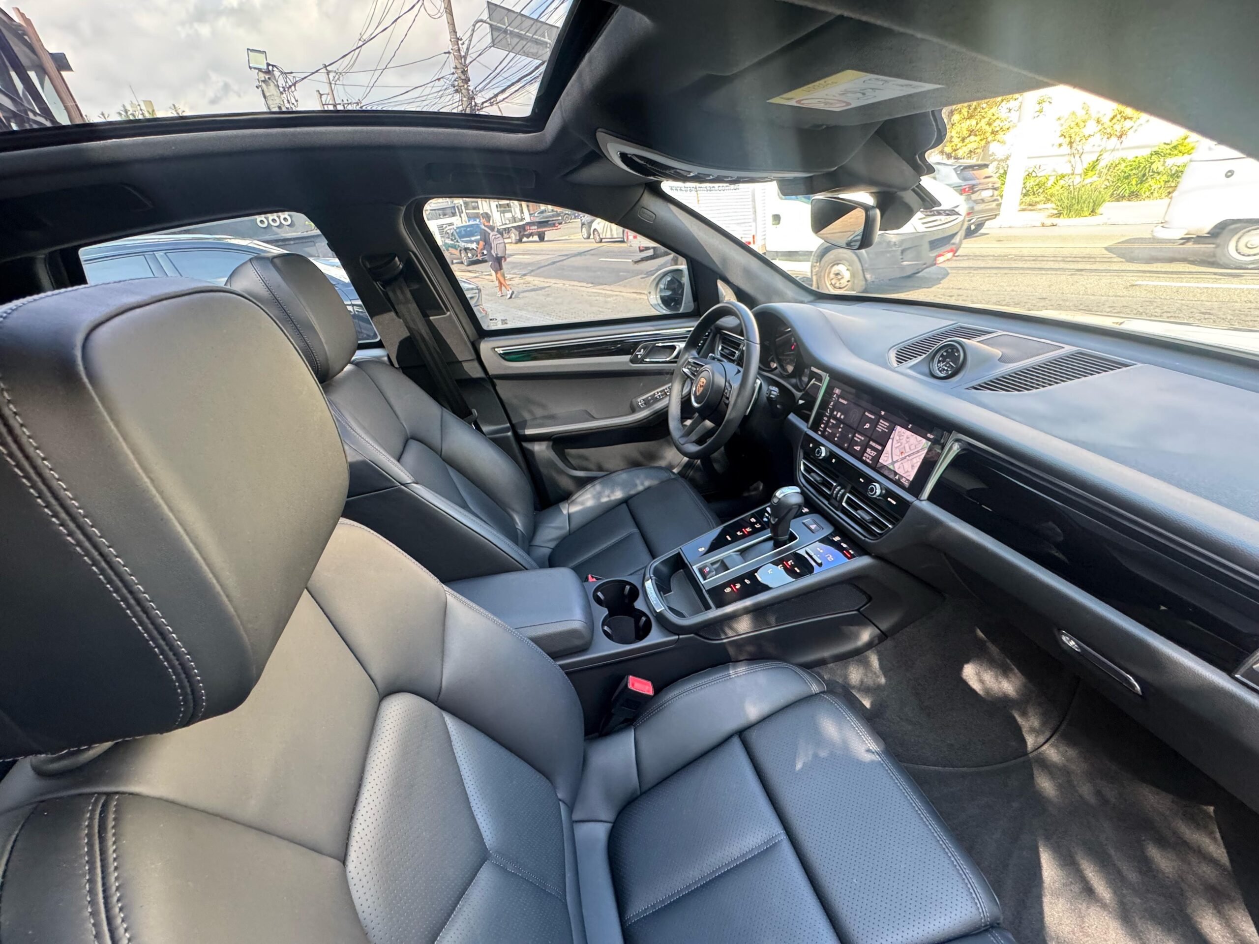 f1ac9523-fa41-4fc8-af3f-d352f988250d