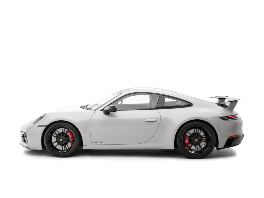 PORSCHE 911 CARRERA 4 GTS