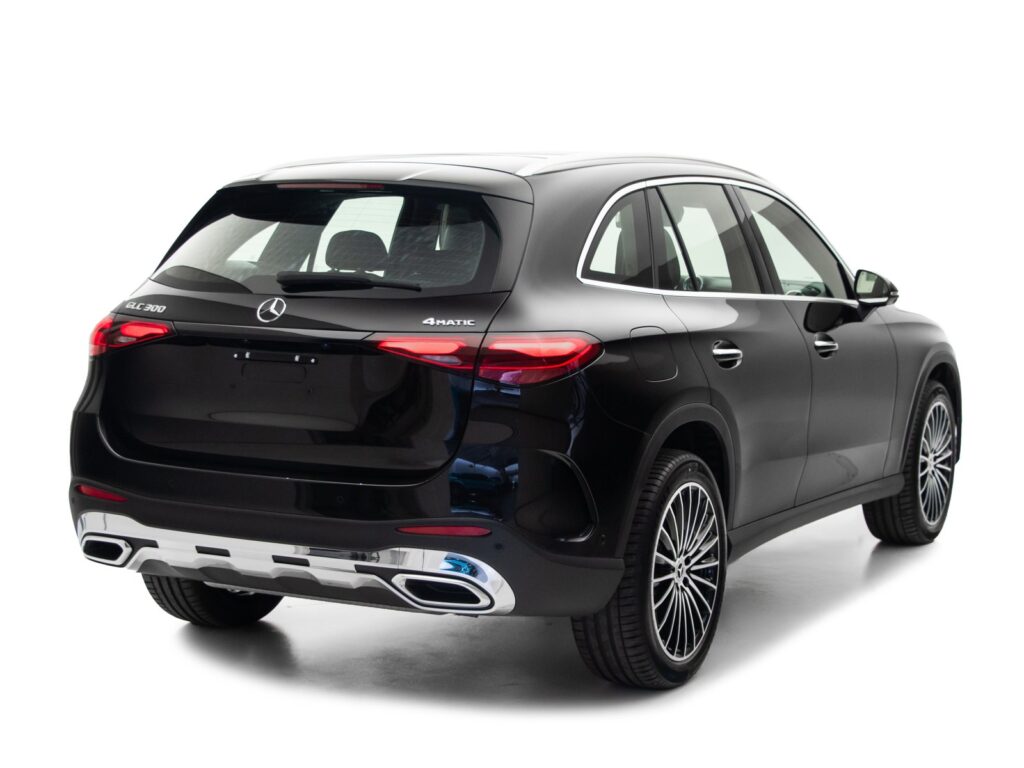 MERCEDES-BENZ GLC 300 AMG LINE