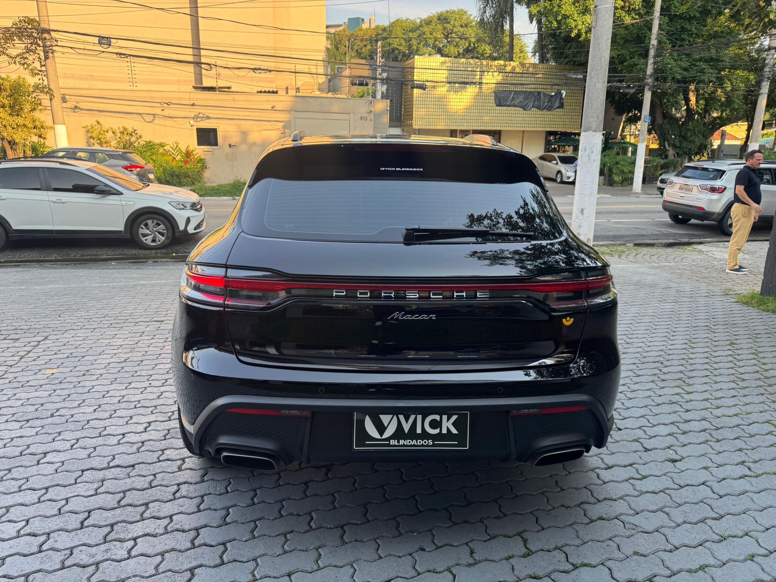 fd932583-1247-4dd1-ab43-67659b3b6a1e